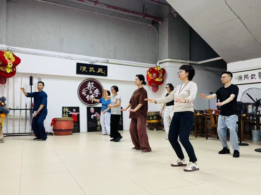 一堂太极课里的医与武 - 峣华堂武医“太极养气体验课”圆满举行