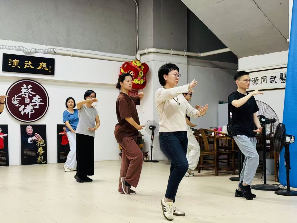 一堂太极课里的医与武 - 峣华堂武医“太极养气体验课”圆满举行