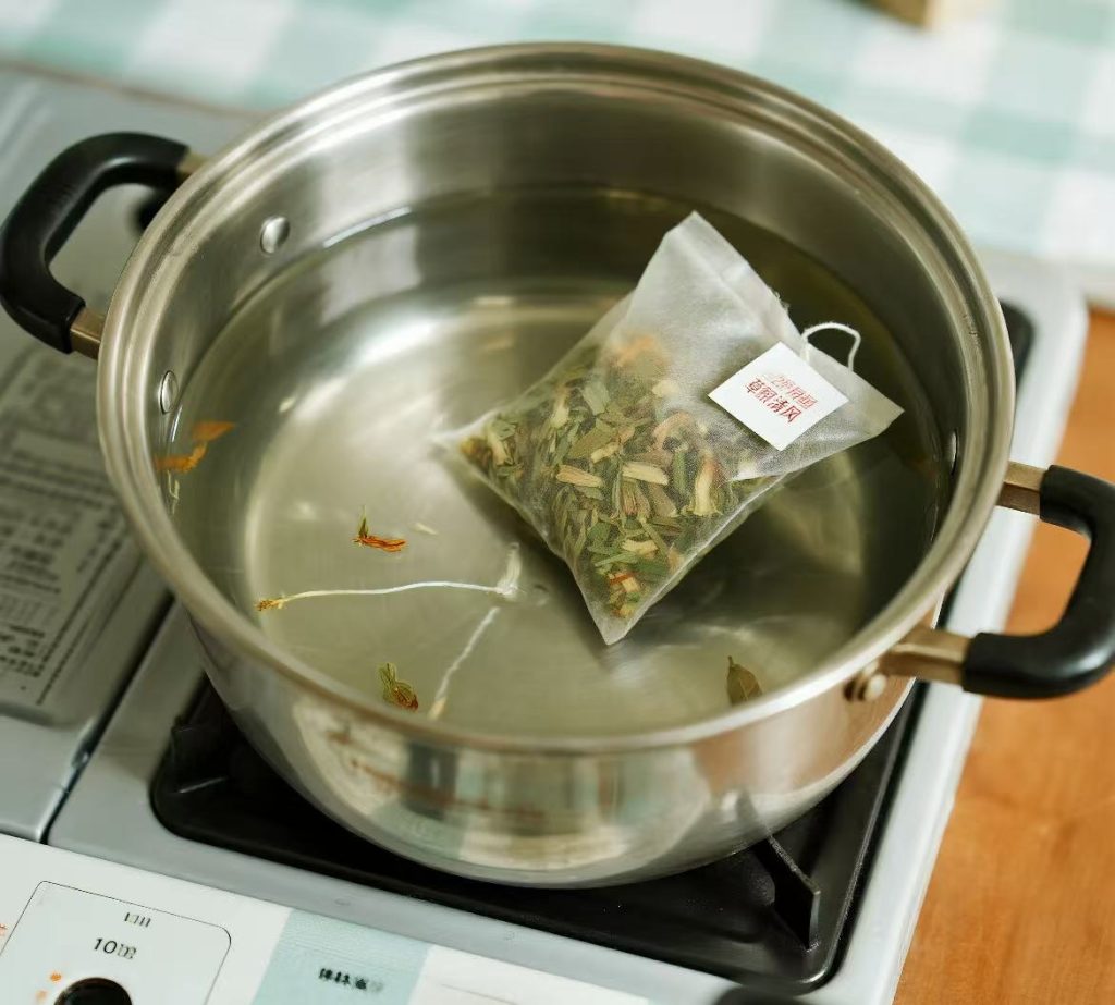 草本清风包:舒筋活络,祛风散寒的热敷良伴(外用搽洗方法指南)