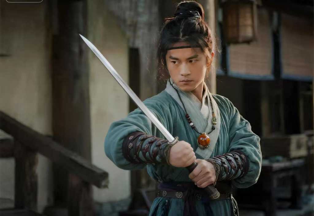 功夫入魂,暗香盈袖:蔡李佛医药·峣华堂武医合香珠的静谧美学